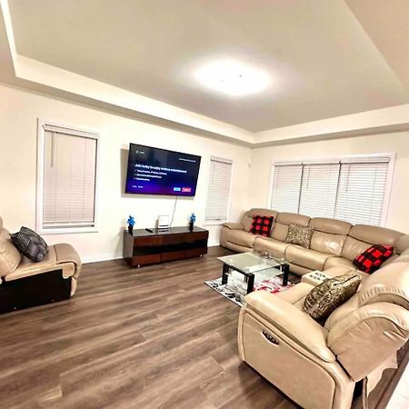 Entire Home In Niagara Falls, Canada Εξωτερικό φωτογραφία