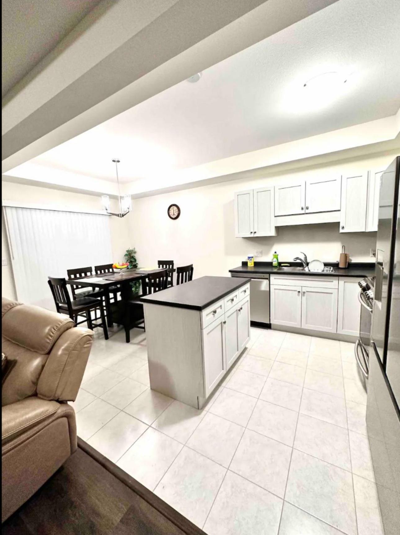Entire Home In Niagara Falls, Canada Εξωτερικό φωτογραφία